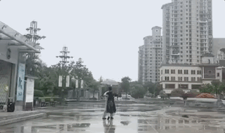 「视觉志」在这个出轨横行的世界，羡慕牵手就脸红的年代