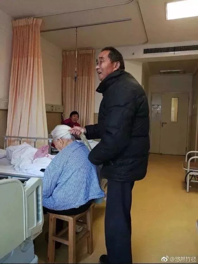 「视觉志」在这个出轨横行的世界，羡慕牵手就脸红的年代