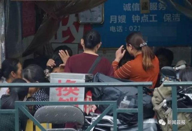 【半岛晨报】保姆不顺心就翻脸，雇主外出要请假……保姆反“仆”为“主”了？