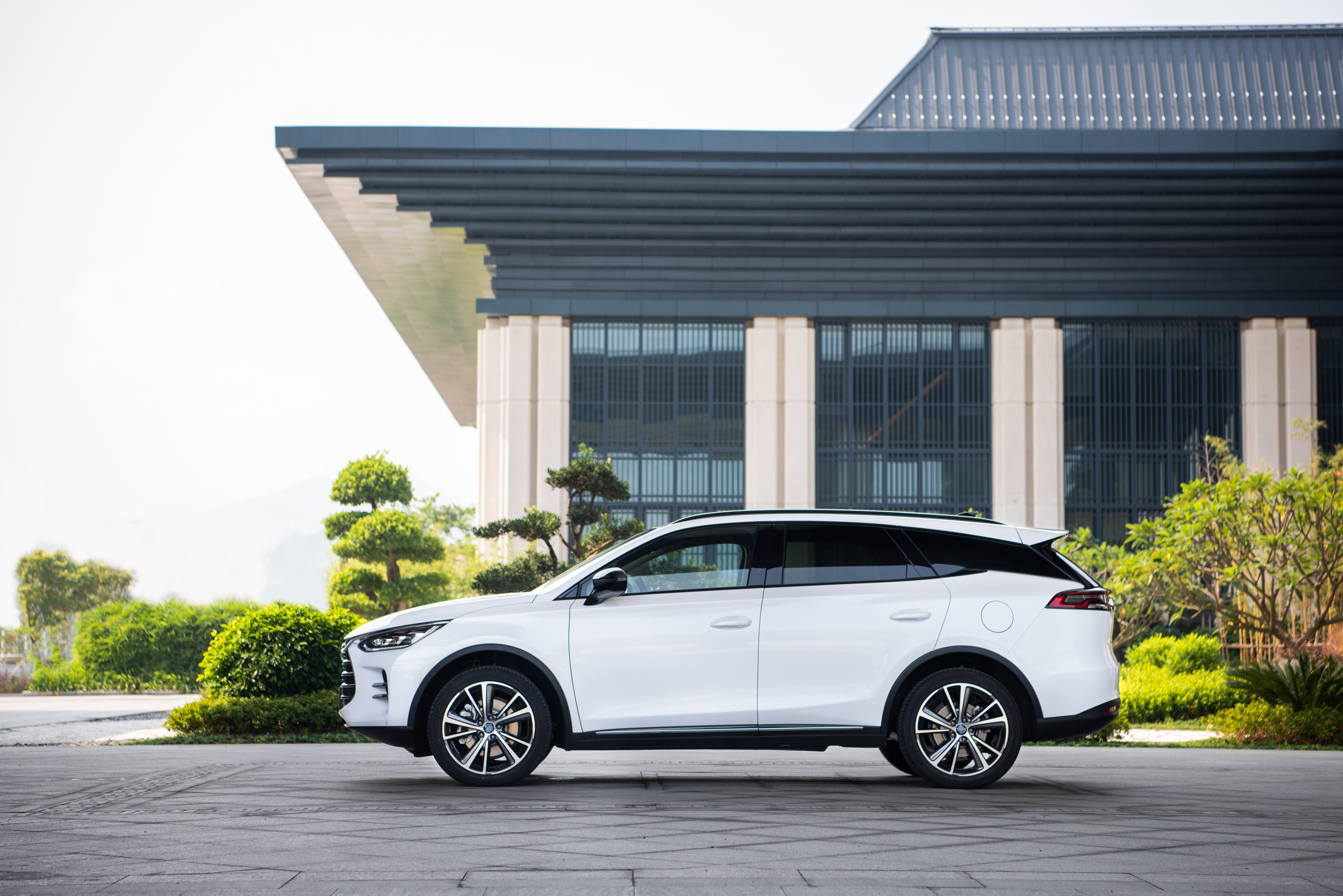 国产混动新能源,22.99万的新一代比亚迪唐dm,搭载双擎 三擎动力