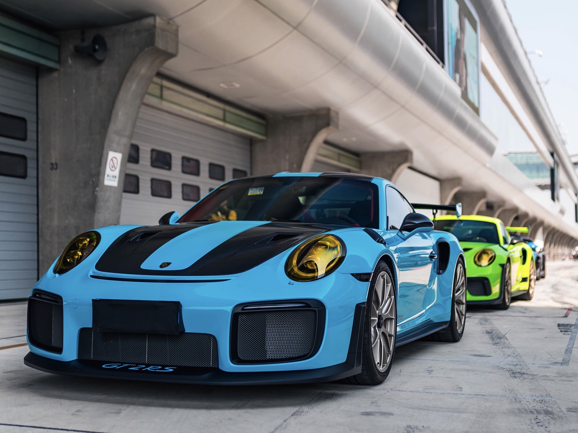 全球限量1000台售价超500万保时捷911gt2rs车型究竟有多快