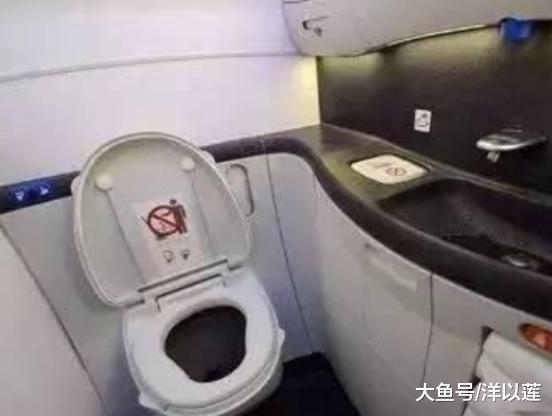 「中国质量万里行」飞机上厕所的排泄物都去哪儿了？知情者苦笑，大家都是“受害者”