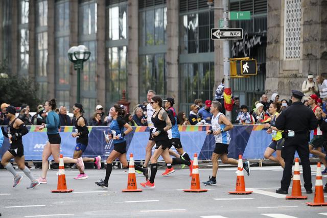 [新华社新媒体]马拉松丨2019纽约马拉松赛举行