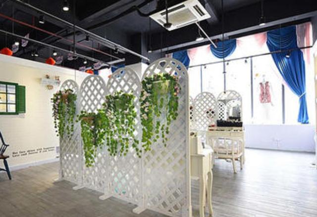 「海峡消费报」20岁女孩拍完艺术照后自杀，家属：被影楼套路消费