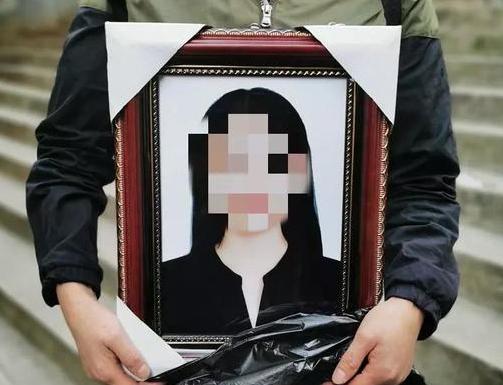 「海峡消费报」20岁女孩拍完艺术照后自杀，家属：被影楼套路消费