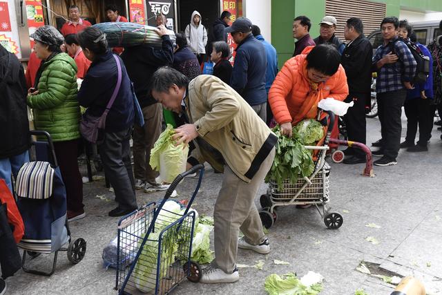 [生活报]北京冬储大白菜开卖还是“白菜价”只买不储成新趋势