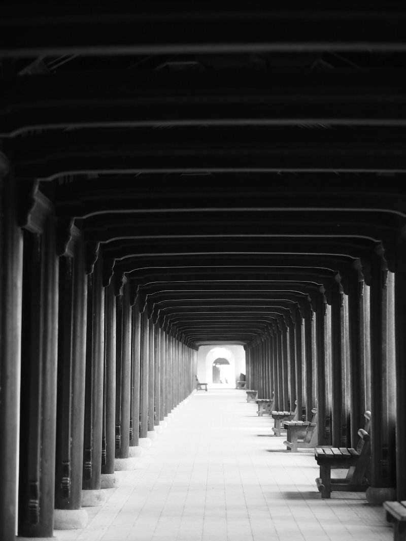 除了上图这种"汇聚于一点"的效果,你也可以在汇聚线的末端(或汇聚线