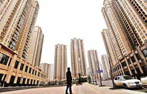 【中国质量万里行】30岁“中年”的焦虑：脱贫太难，走下坡路却很容易