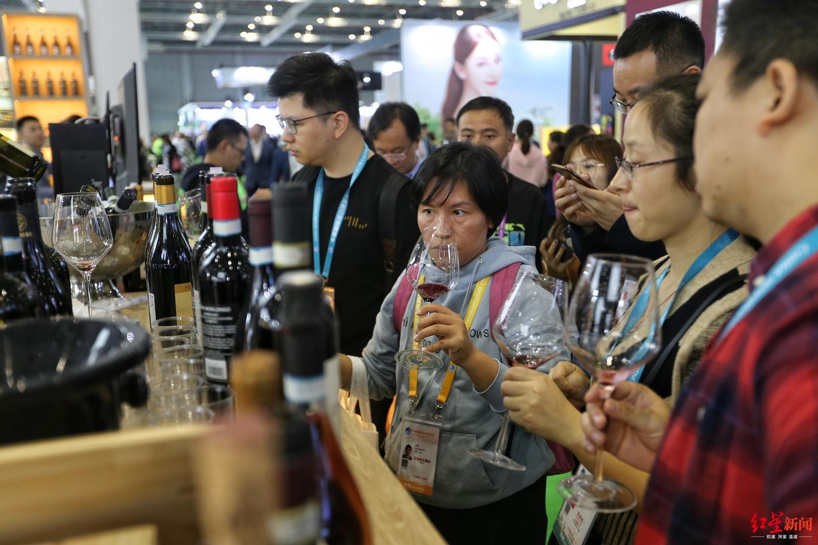 「红星新闻」进博会上50万神秘买手，正在帮你全球“种草”