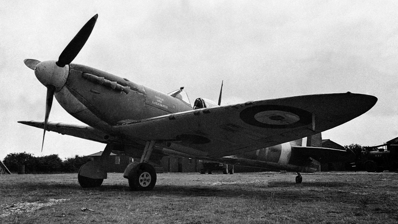 二战英国集民间科技研发出著名的喷火战斗机