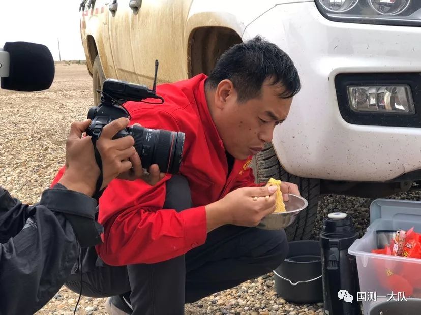 陕西日记■干了这杯酒，祖国山河一起走——在第20个记者节到来之际向记者们致敬