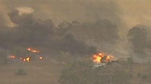 经济日报@澳大利亚超过70起大火在燃烧 已致2人死亡7人失踪