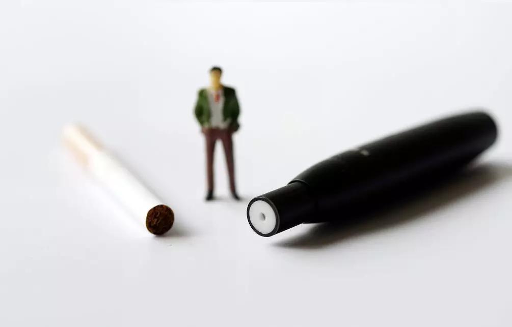 经济日报■10月份CPI同比上涨3.8%；25省前三季度GDP超万亿元丨财经早餐
