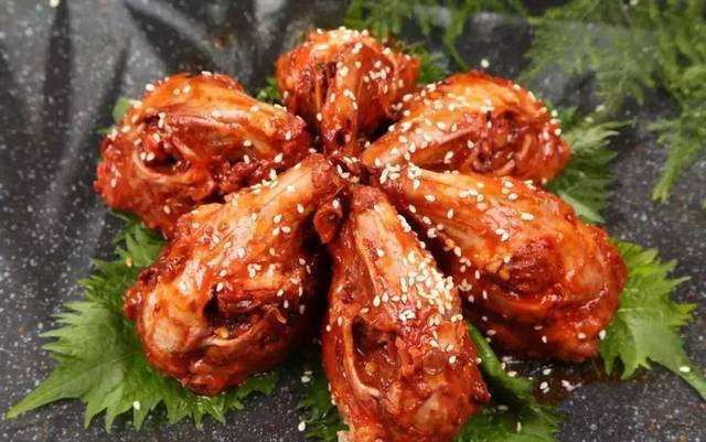 「钟铭聊科学」澳大利亚野兔泛滥成灾，为何不引入野兔的天敌猞猁呢？