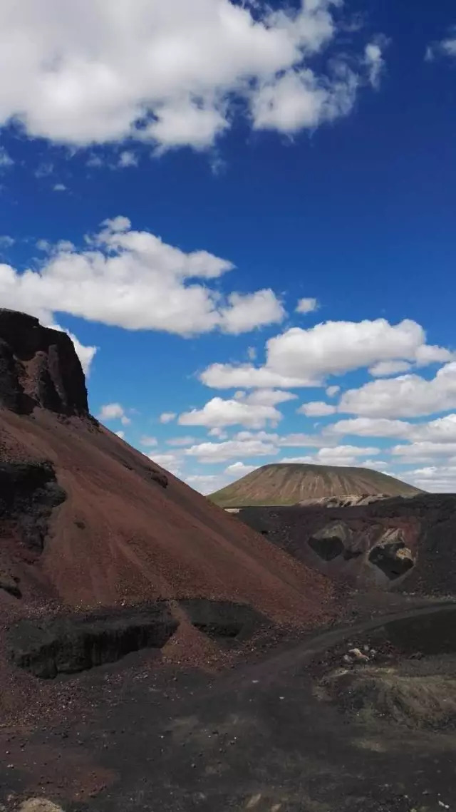 察哈爾火山群壯美火山草原