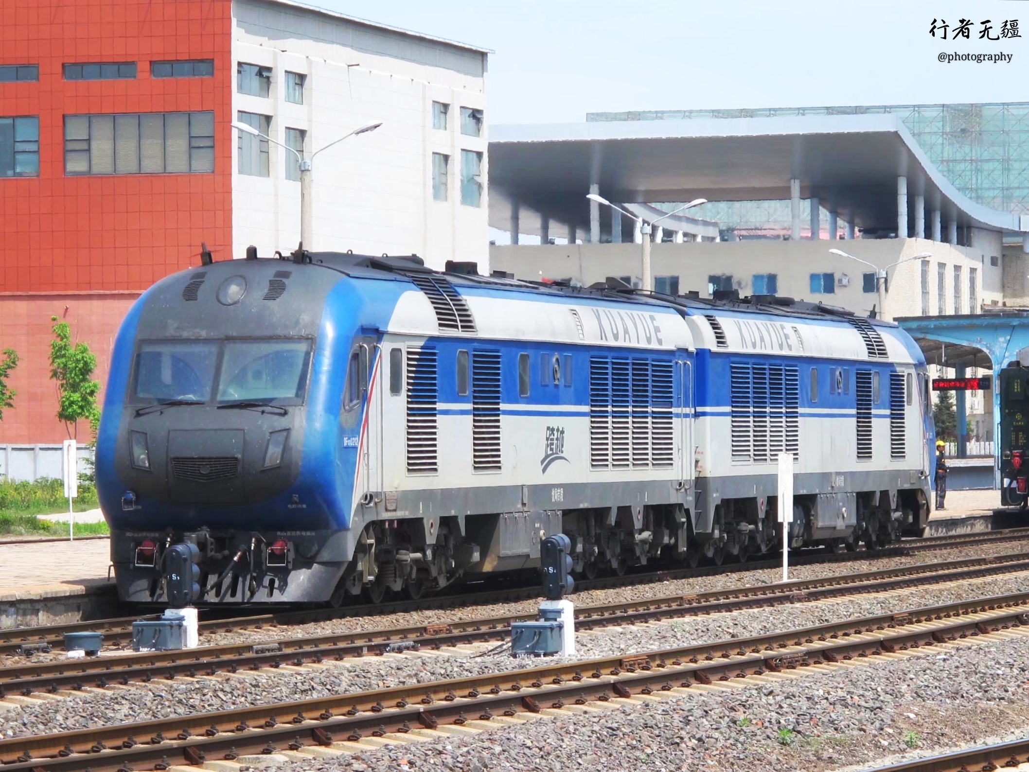 风采依旧第五次铁路大提速主力东风df11g型准高速内燃机车