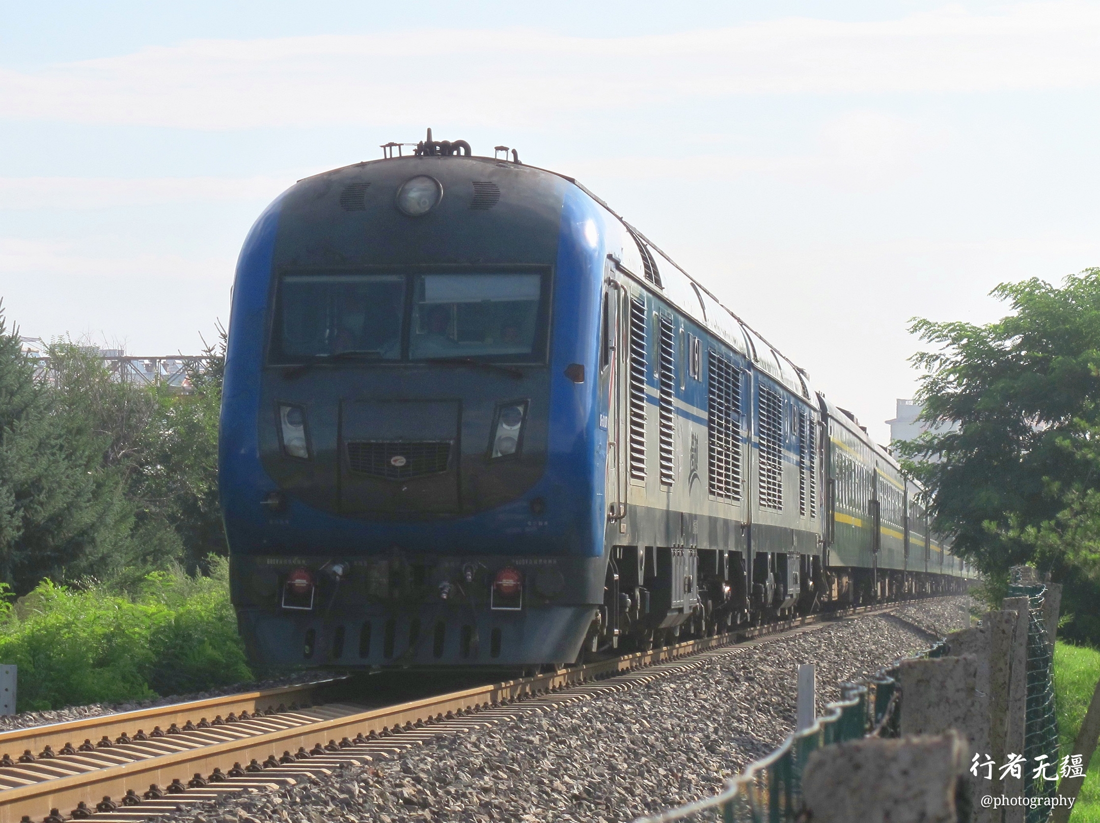 風采依舊第五次鐵路大提速主力東風df11g型準高速內燃機車