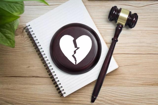 每日经济新闻：分析140万个离婚案的启示：哪里还有什么七年之痒，三年才最痒