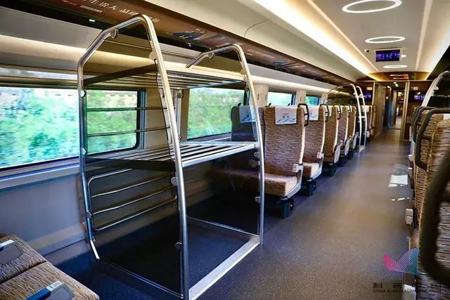 科普中国@高铁上行李该放哪里？原来有这么多学问