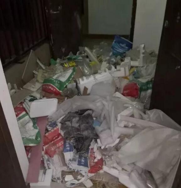 [半岛晨报]小区物业被曝光不作为？网友：是业主的问题大了