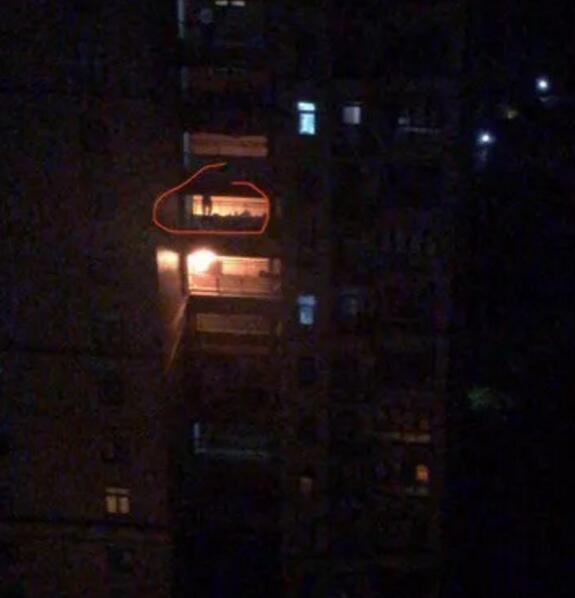 [半岛晨报]小区物业被曝光不作为？网友：是业主的问题大了