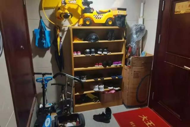 [半岛晨报]小区物业被曝光不作为？网友：是业主的问题大了