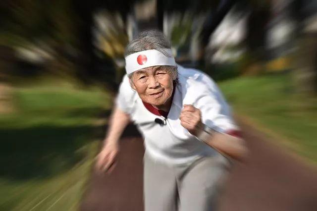 「读者」90岁网红奶奶：不给自己设限的人生，到底有多爽