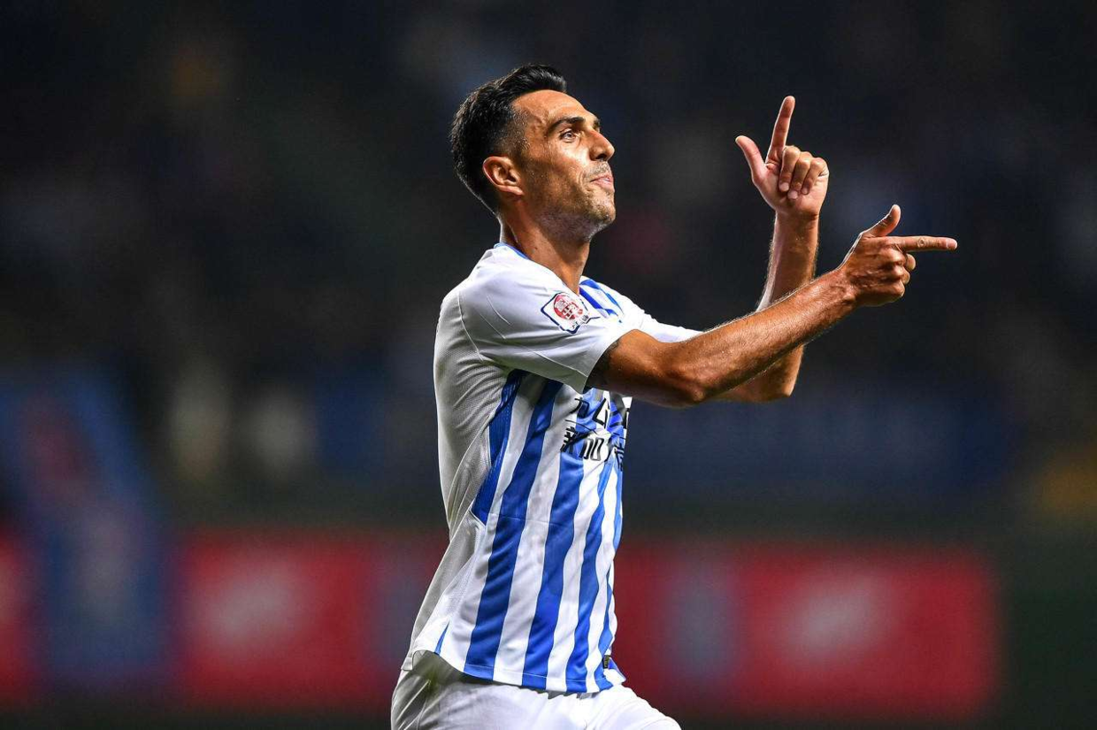 中超一外援疯起来真是拦不住卫冕冠军都被他一人撂倒真是狠人