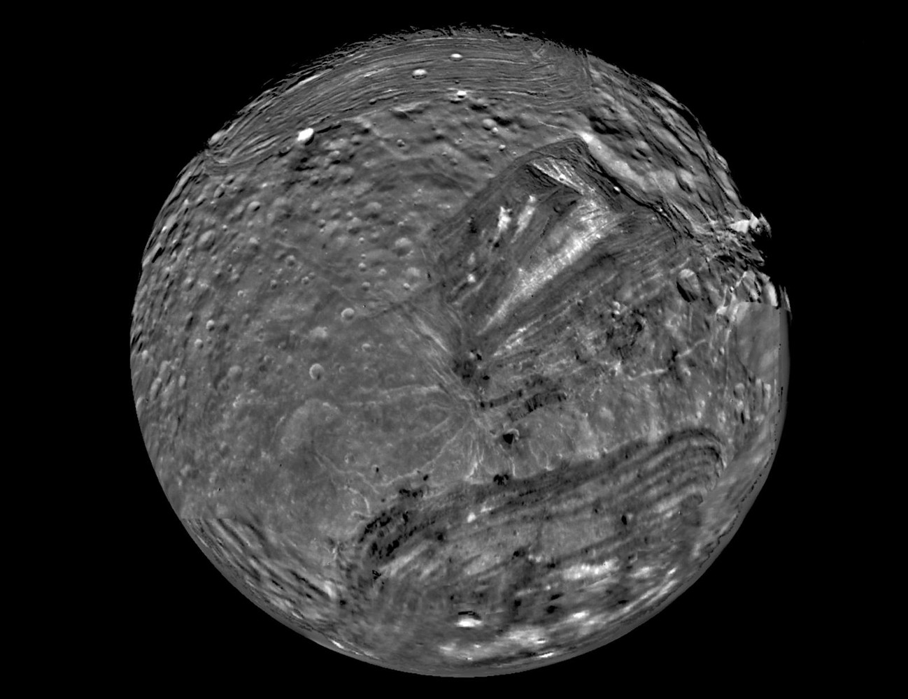 旅行者2号拍摄的天王星卫星米兰达