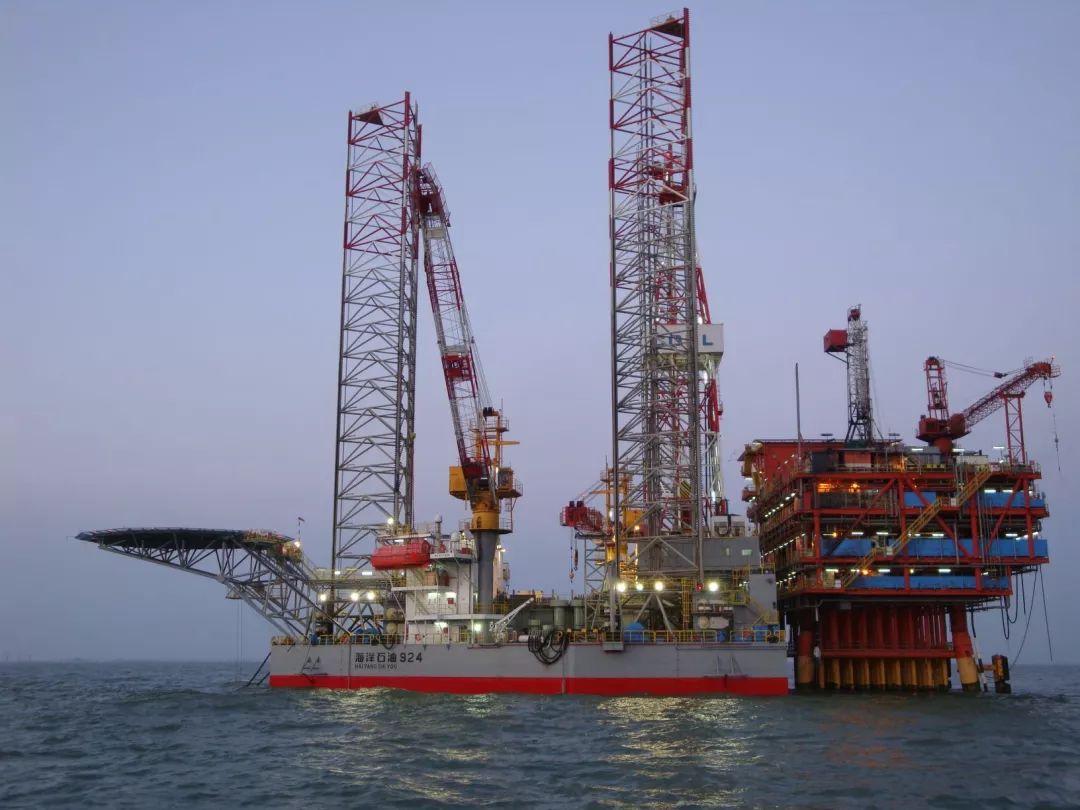 抢答钻井平台到底是怎么立在海上的