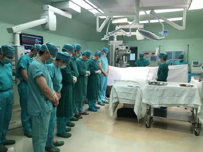 「人民日报」如果有天使，一定是你的模样！