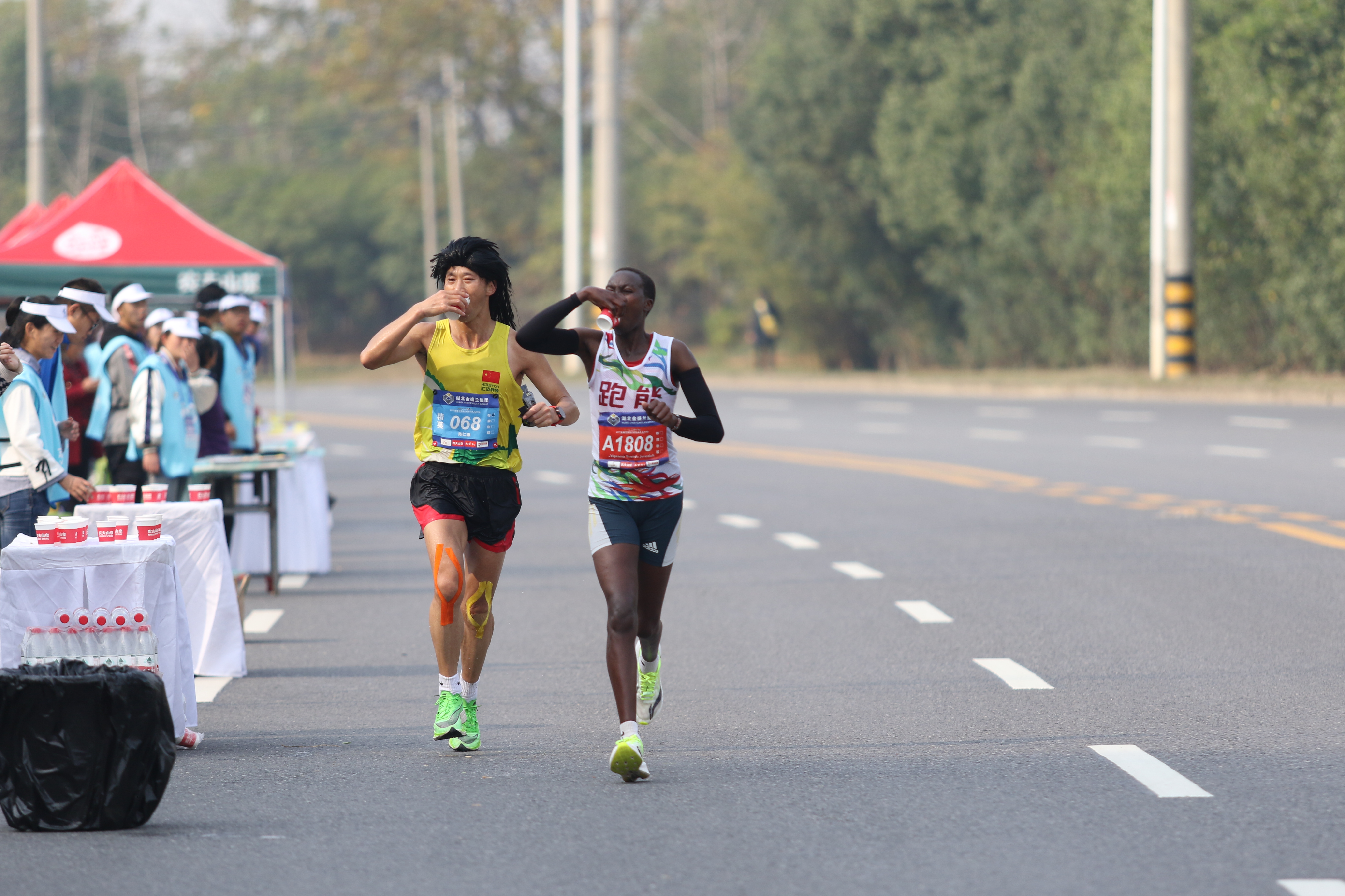 跑步励志传奇转业军人陈仁康跑马拉松感悟跑好自己安全完赛