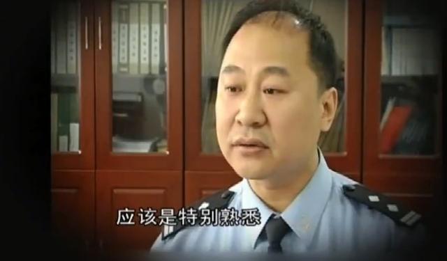 #海峡消费报#河中发现一具女尸，旁边还有响着的手机，调查后凶手让人不敢想象