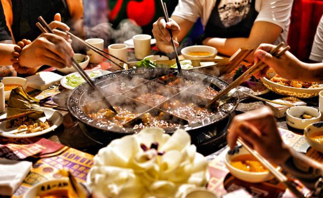 「中国食品报官方平台」“是否需要加汤”？当火锅店服务员这么问你的时候，其中意思你真懂了么？