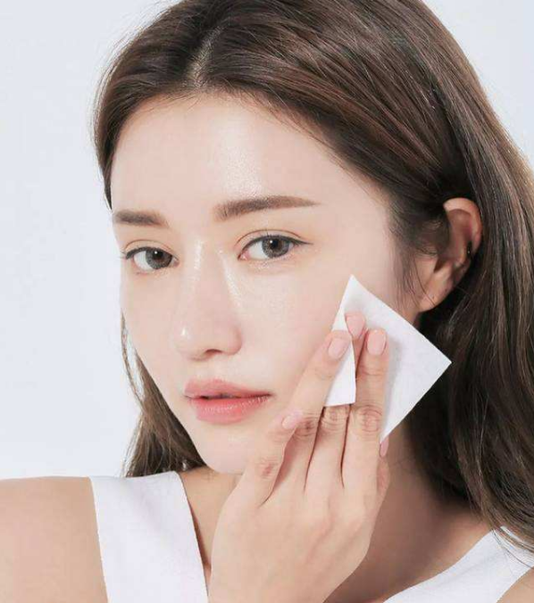 先擦乳液还是爽肤水?你可能这么多年一直错了,难怪皮肤一直不好_人民