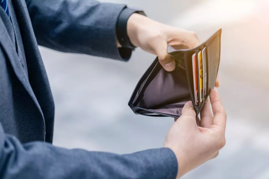 #中国质量万里行#信用卡负债到50万，无力偿还该怎么去解决呢？