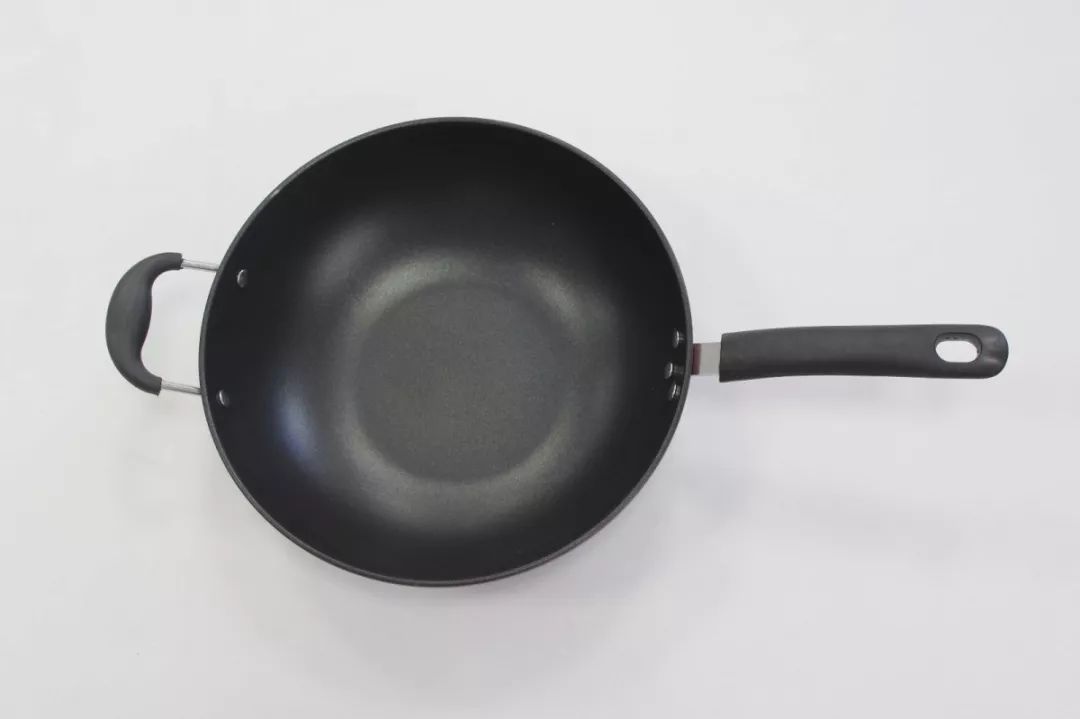 「中国消费者报」不锈不粘无油烟？苏泊尔、炊大皇、爱仕达……铁锅权威测试结果来了