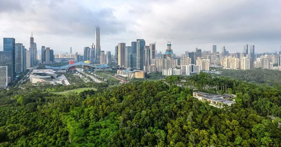 [一条]刷脸启动马桶、wifi全免费……中国诞生最美公厕，别再羡慕日本了