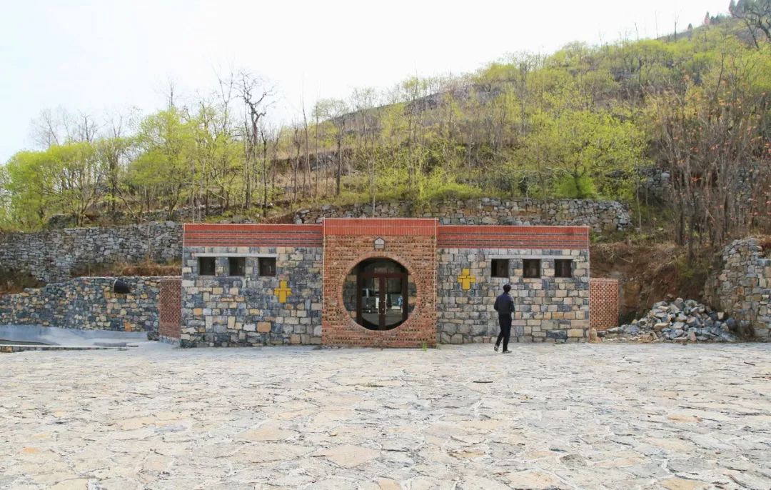 [一条]刷脸启动马桶、wifi全免费……中国诞生最美公厕，别再羡慕日本了