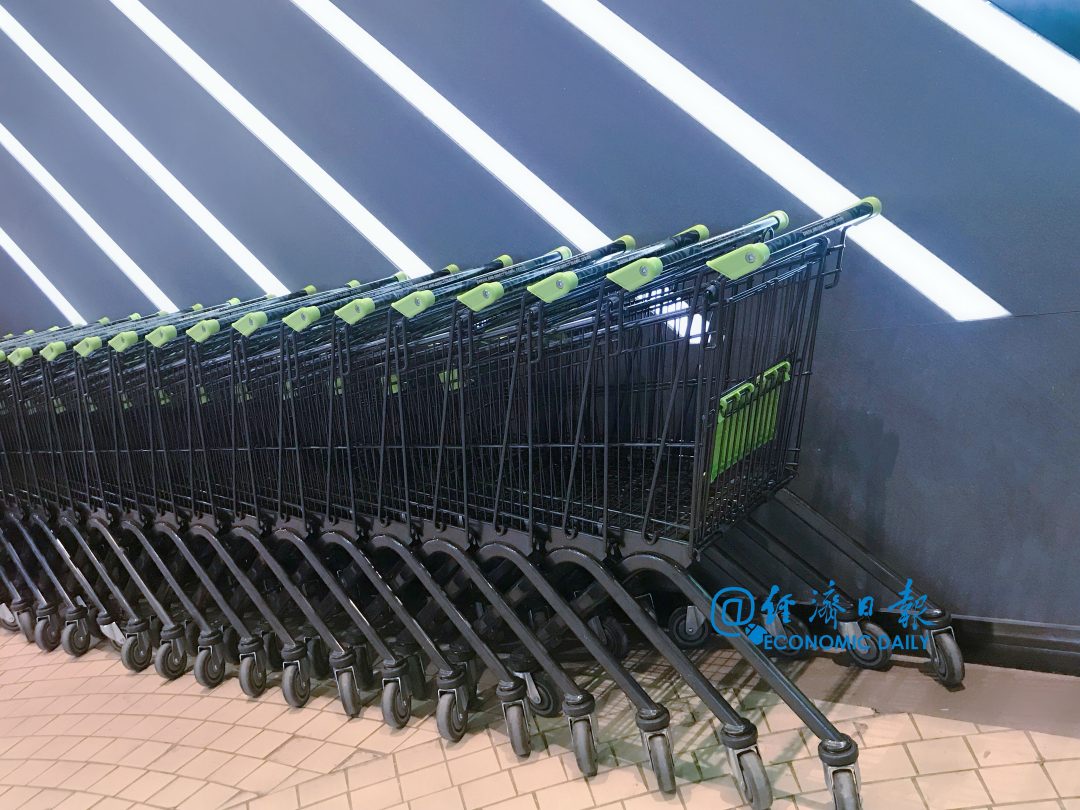 [经济日报]美国“黑五”网购破纪录 但仅有“双11”的20%