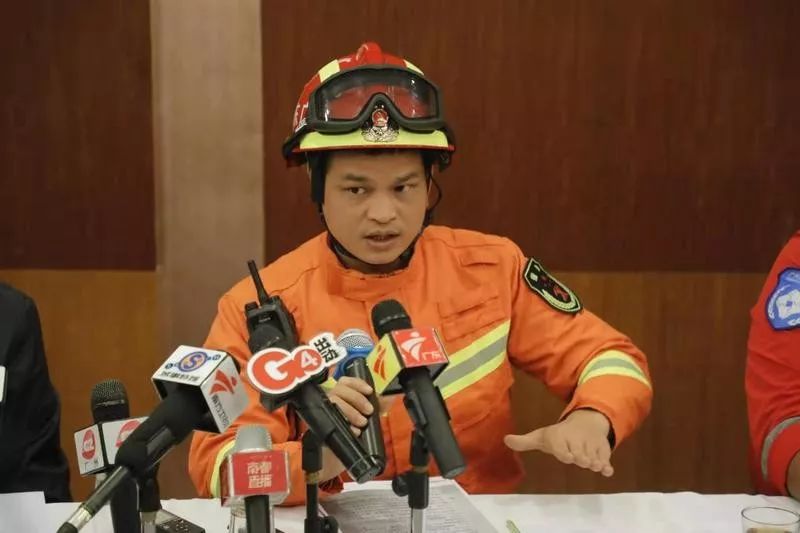 【环球时报】广州塌陷事故：再次坍塌后已看不到人和车，回填系边坡区加固