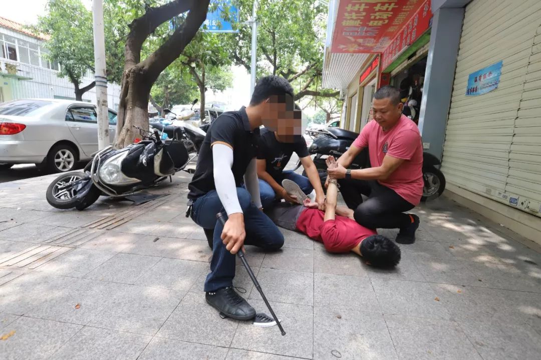 他是让汕尾小偷,抢匪闻风丧胆的便衣警察