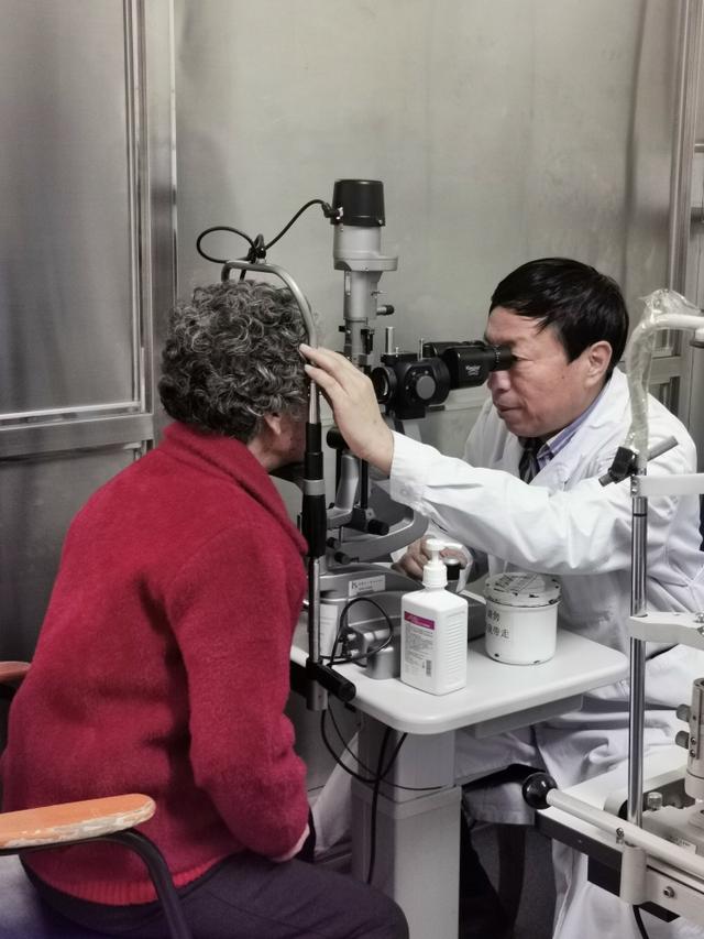 「生活报」一枚眼角膜传递三世光明 我省首例二次角膜移植受捐者将再传爱心