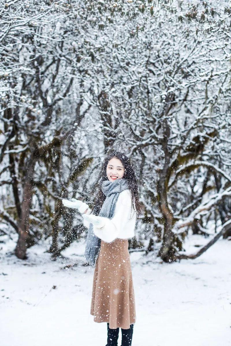 初雪来临冬日雪景人像怎么拍才好看雪景人像拍摄全攻略