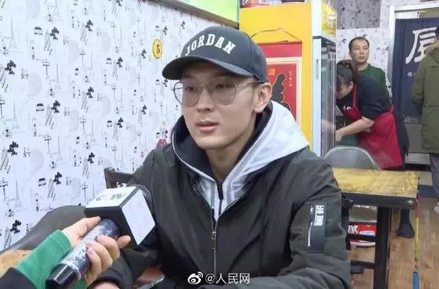 燕赵都市报@偷偷为庆生老人买单的小伙找到了