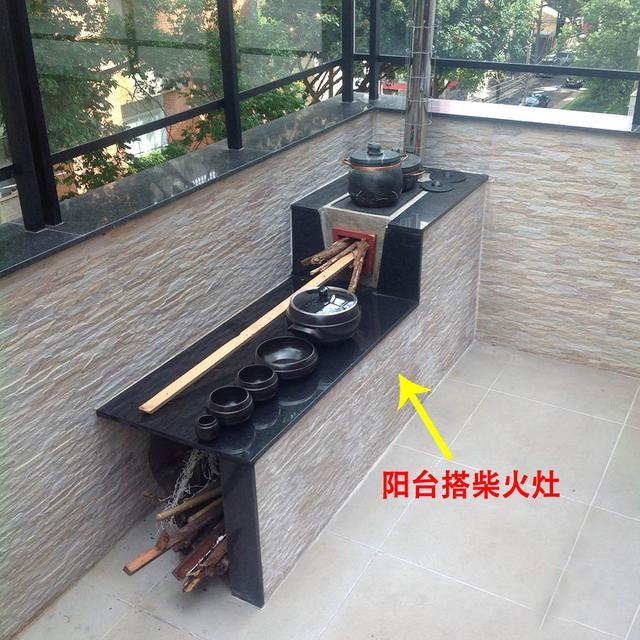 把灶台搭在了阳台上在国外烧饭那叫一个香国内却很少见到了