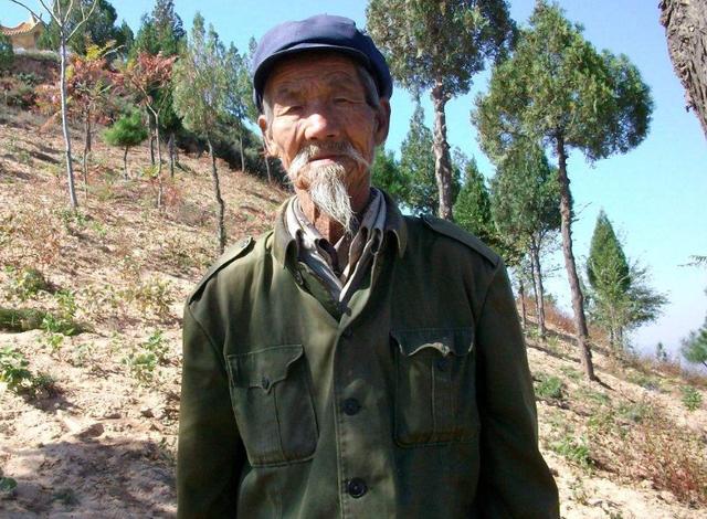 「中国质量万里行」每月退休工资8万，都是什么人？这三类人，有高额退休金