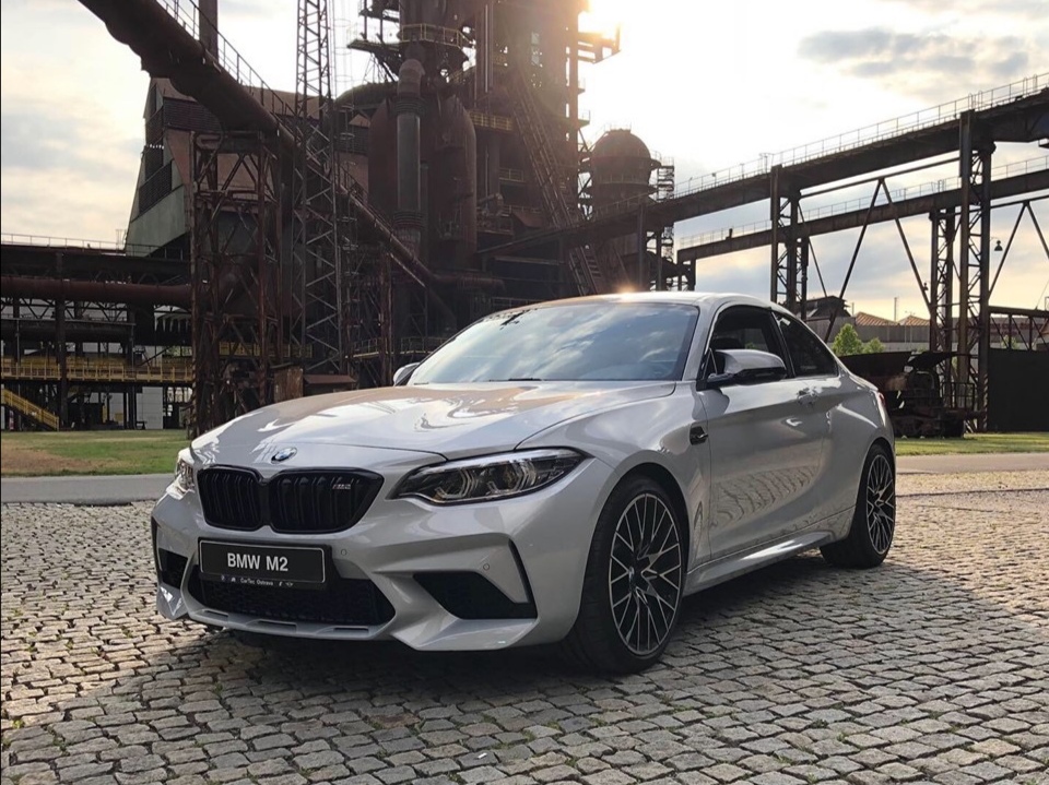 相信能买它的一定是终极情怀玩家宝马m2手动雷霆版