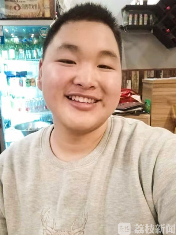 一年减掉100斤!220斤小伙瘦到连亲妈都不认识了