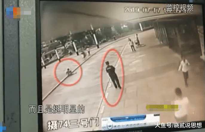 「中国质量万里行」顾客摔倒保安没去扶，被开除后找上公司：换再好的工作也晚了